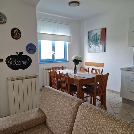 Apartment Karla Porec Bagian luar foto