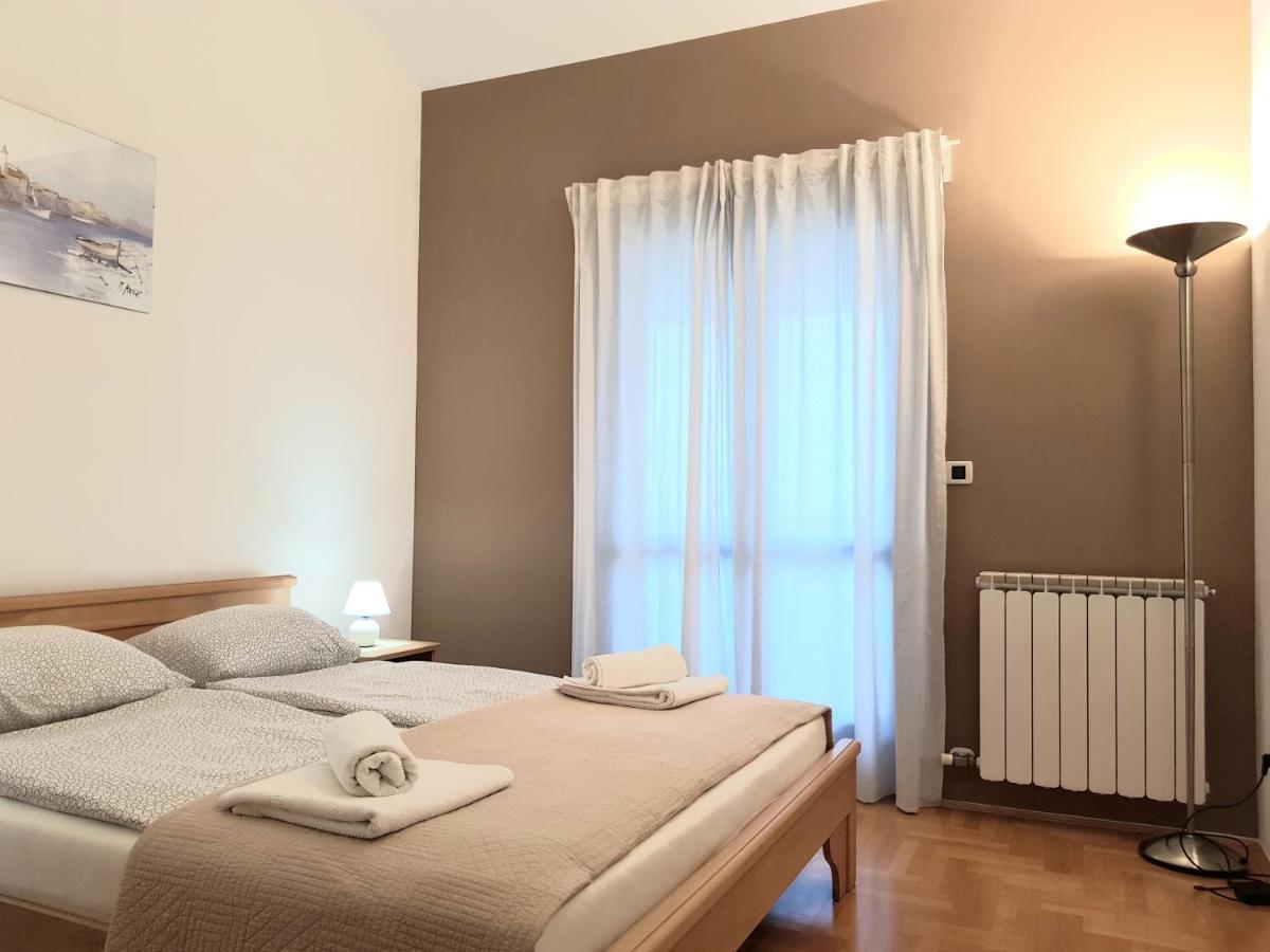 Apartment Karla Porec Bagian luar foto