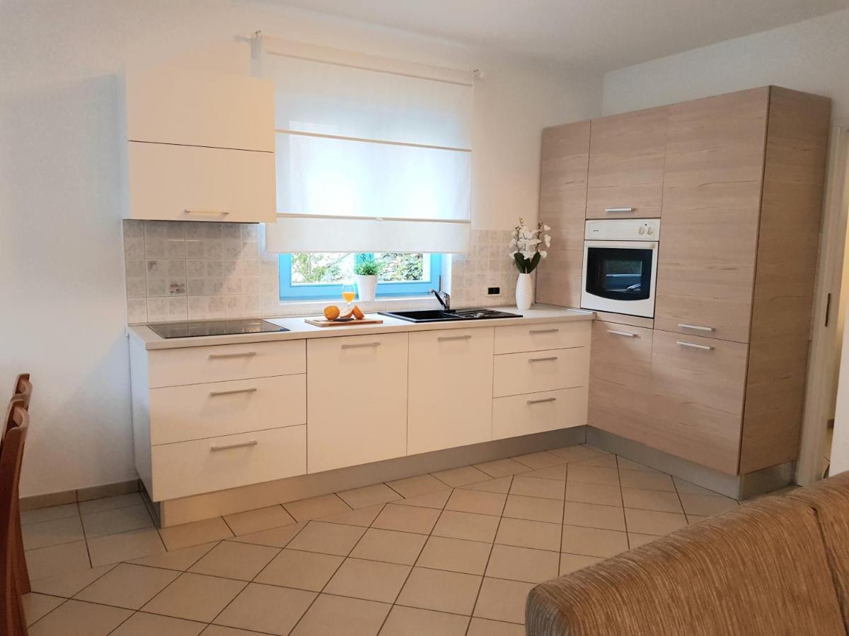 Apartment Karla Porec Bagian luar foto