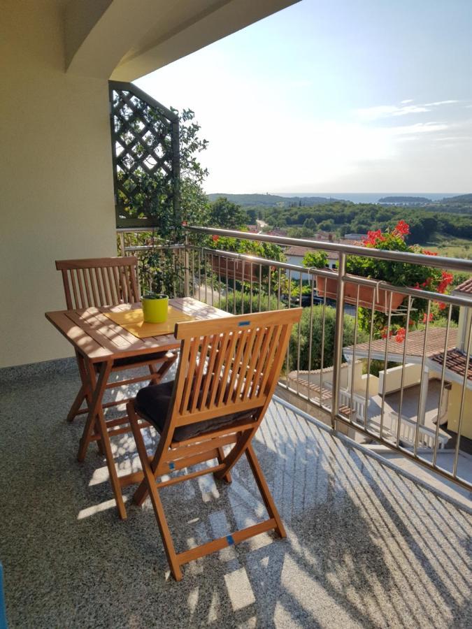 Apartment Karla Porec Bagian luar foto